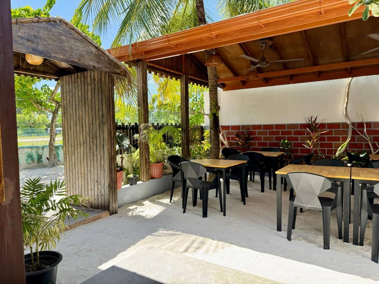 Seascape Retreats Dhigurah Hotel Dhigurah  Ngoại thất bức ảnh