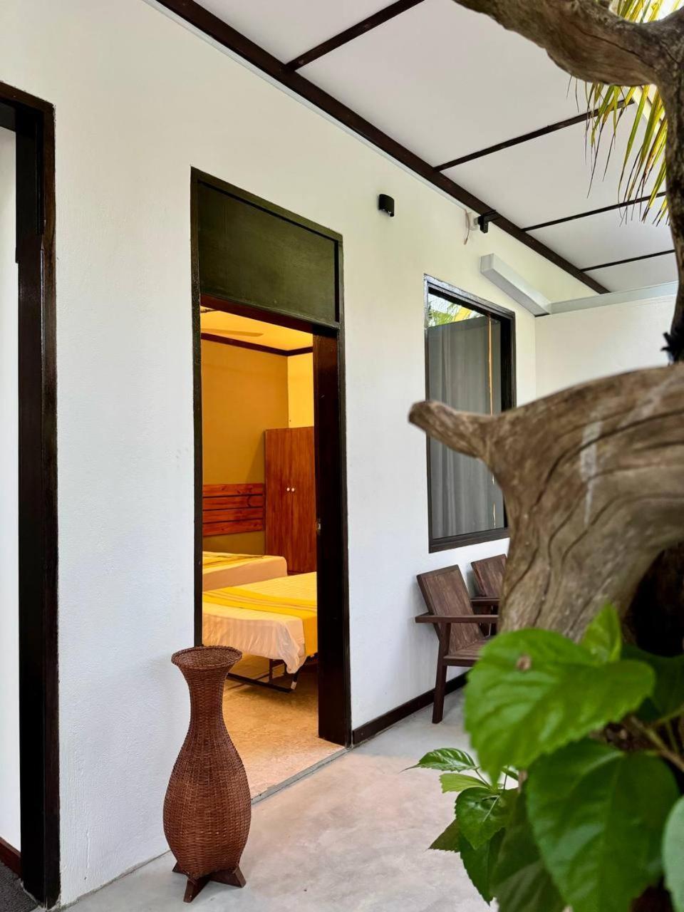 Seascape Retreats Dhigurah Hotel Dhigurah  Ngoại thất bức ảnh