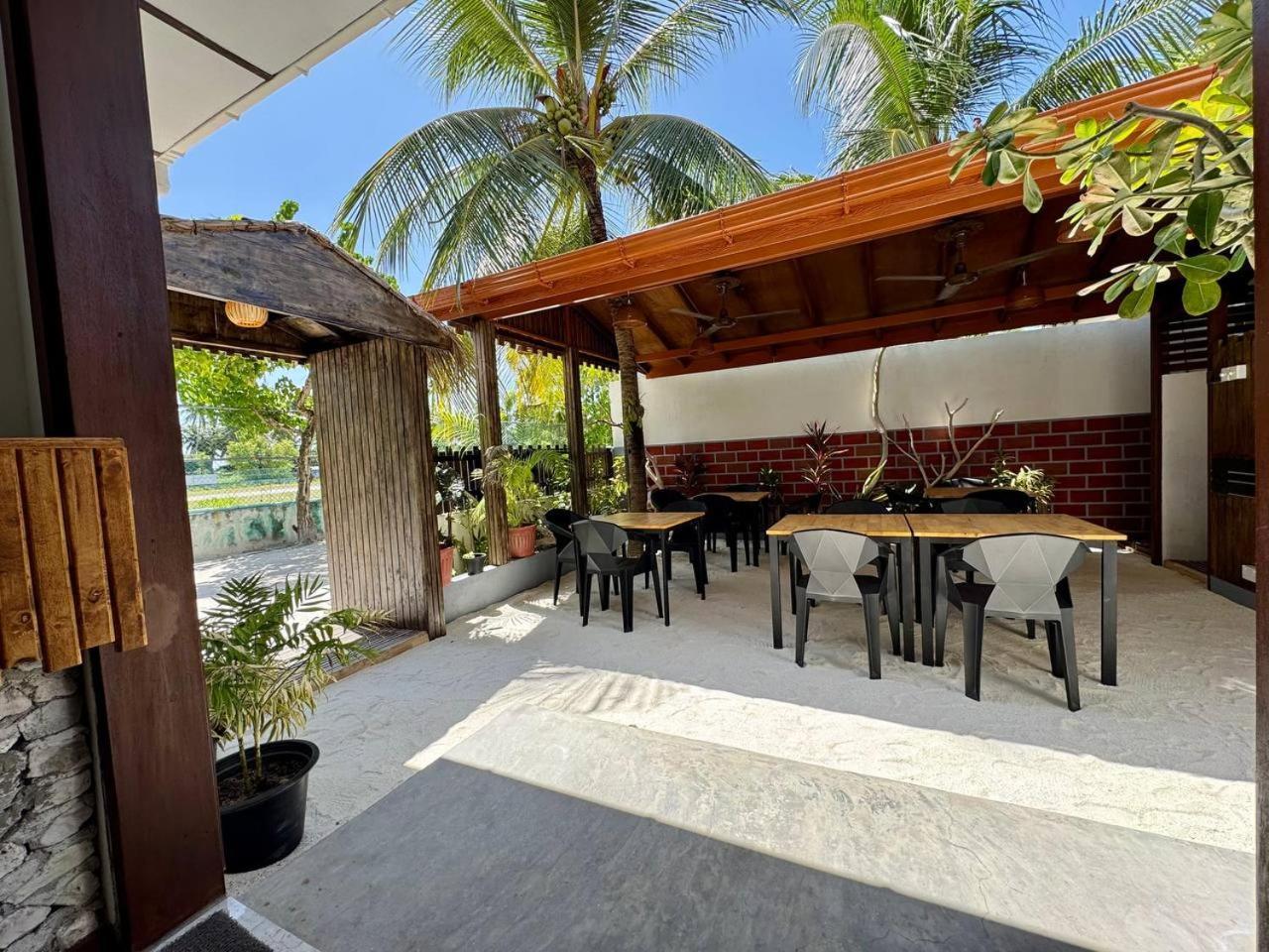 Seascape Retreats Dhigurah Hotel Dhigurah  Ngoại thất bức ảnh